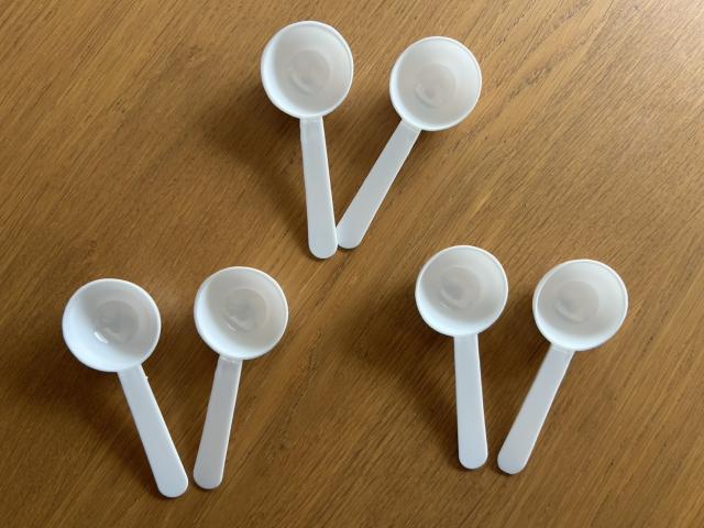 (全新)白色塑膠量匙3