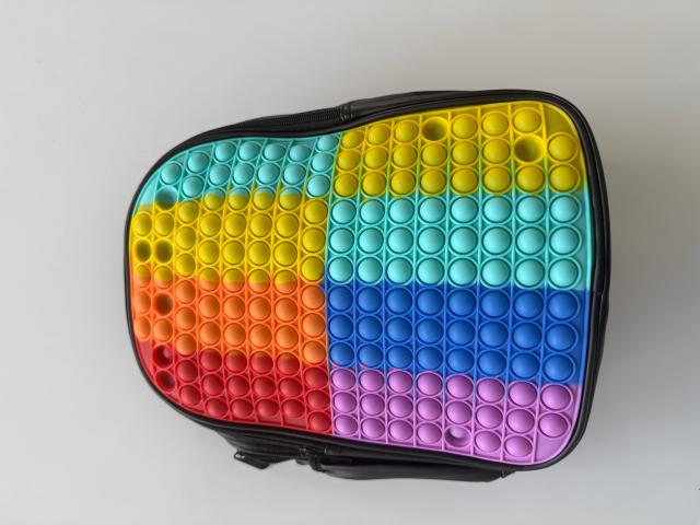全新彩虹P O P I T減壓玩具造型背包